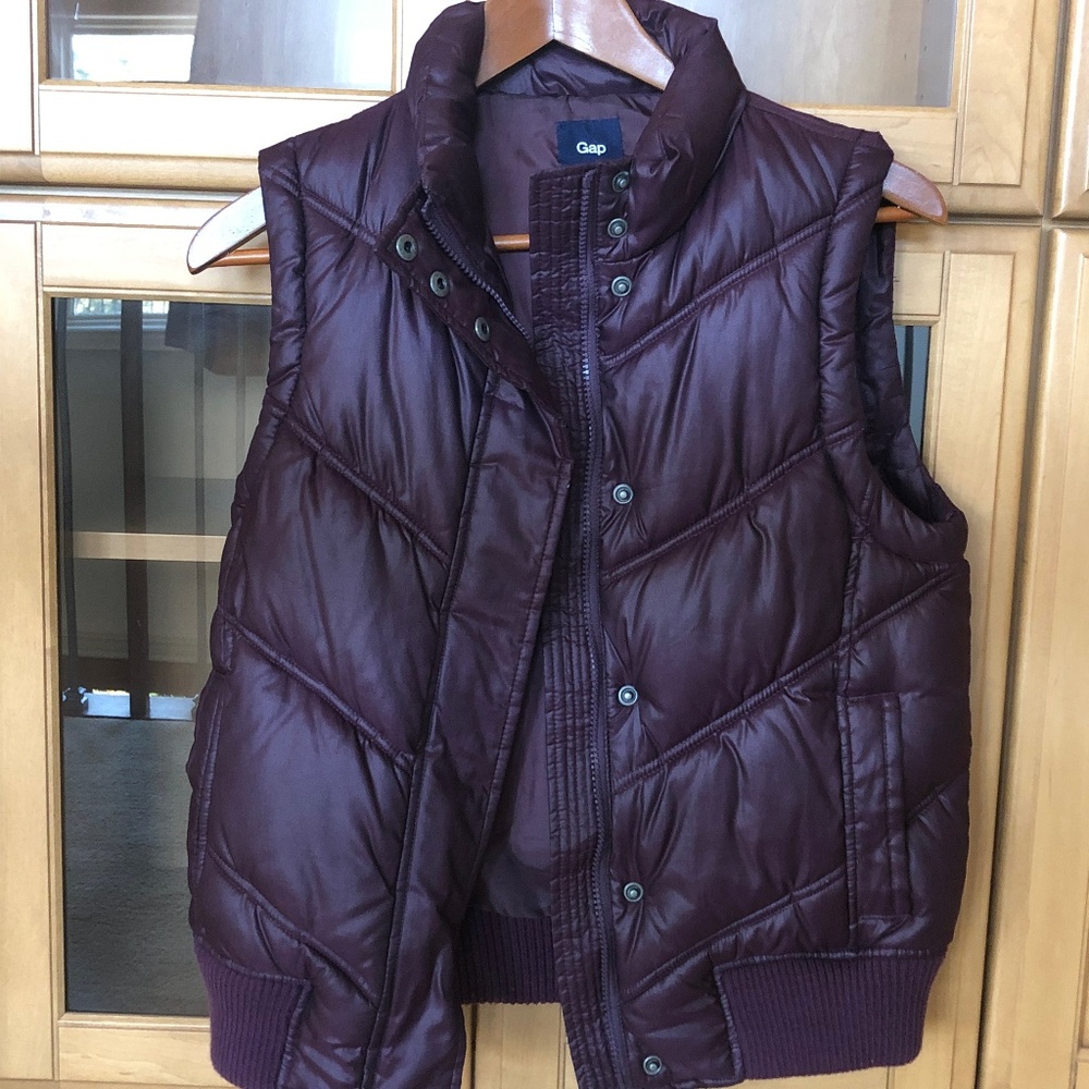 Plum Gap Puffy Down Vest